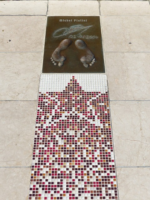 新星中的潜 新星中的潜